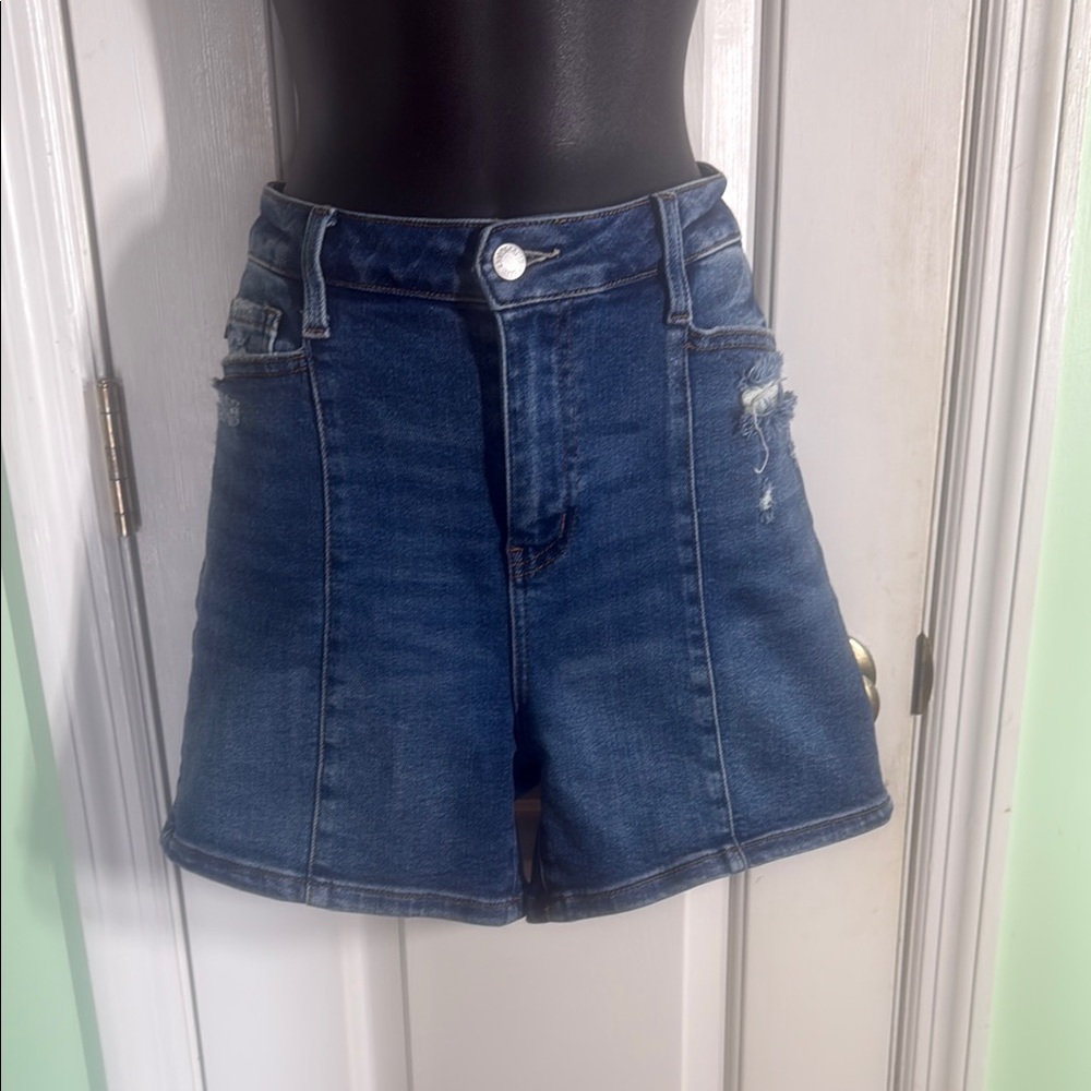 Judy Blue Distressed Blue Everyday High-Waist 4.5” Inseam Denim Short Size Large